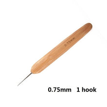 Load image into Gallery viewer, Alileader Crochet Hook For Dreadlocks Wig Needle 1/2/3 Hook Needle Hair Extension Tool Braider 0.5Mm/0.75Mm Bamboo Needle Holder