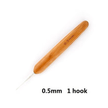 Load image into Gallery viewer, Alileader Crochet Hook For Dreadlocks Wig Needle 1/2/3 Hook Needle Hair Extension Tool Braider 0.5Mm/0.75Mm Bamboo Needle Holder