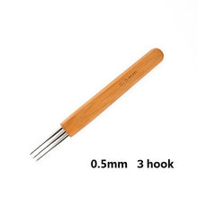 Load image into Gallery viewer, Alileader Crochet Hook For Dreadlocks Wig Needle 1/2/3 Hook Needle Hair Extension Tool Braider 0.5Mm/0.75Mm Bamboo Needle Holder